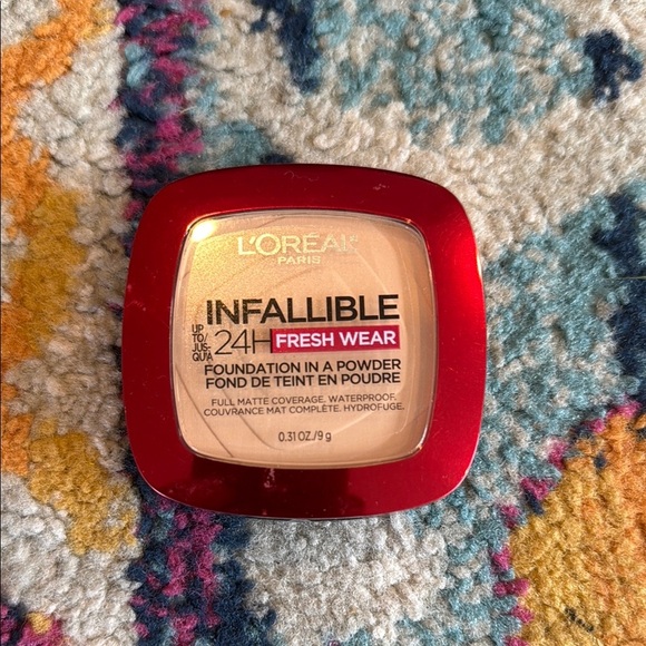 L'Oreal Infallible 24H Fresh Wear Powder - Red Compact - Picture 1 of 2